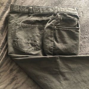 Men’s flat front casual pants